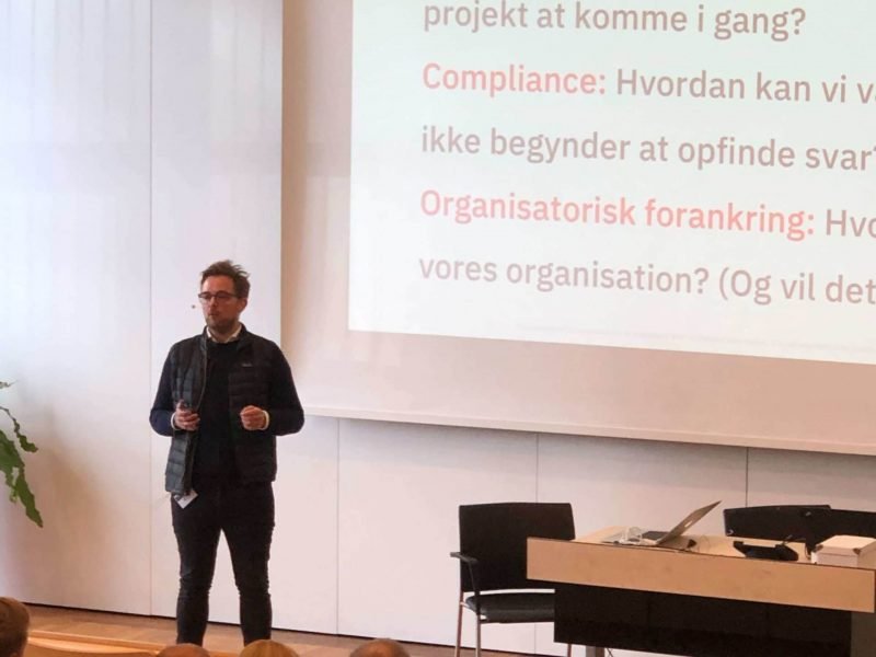 Henrik doing a presentation
